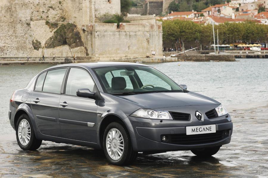  Renault Megane Saloon 2006 года  (фото 13 из 20)